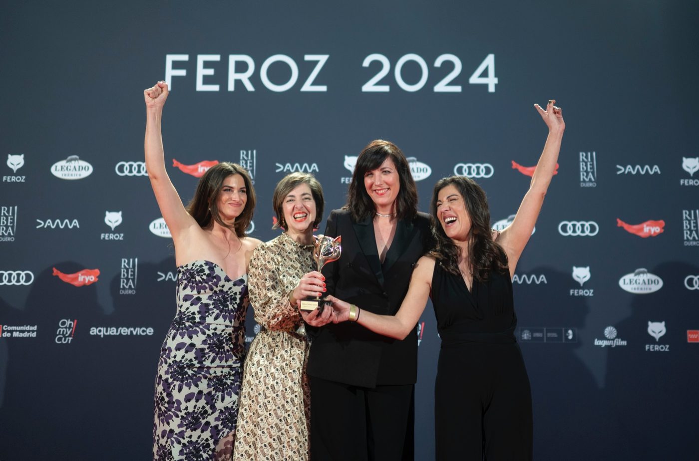 Paloma Zapata y el equipo de La Singla en los Premios Feroz 2024